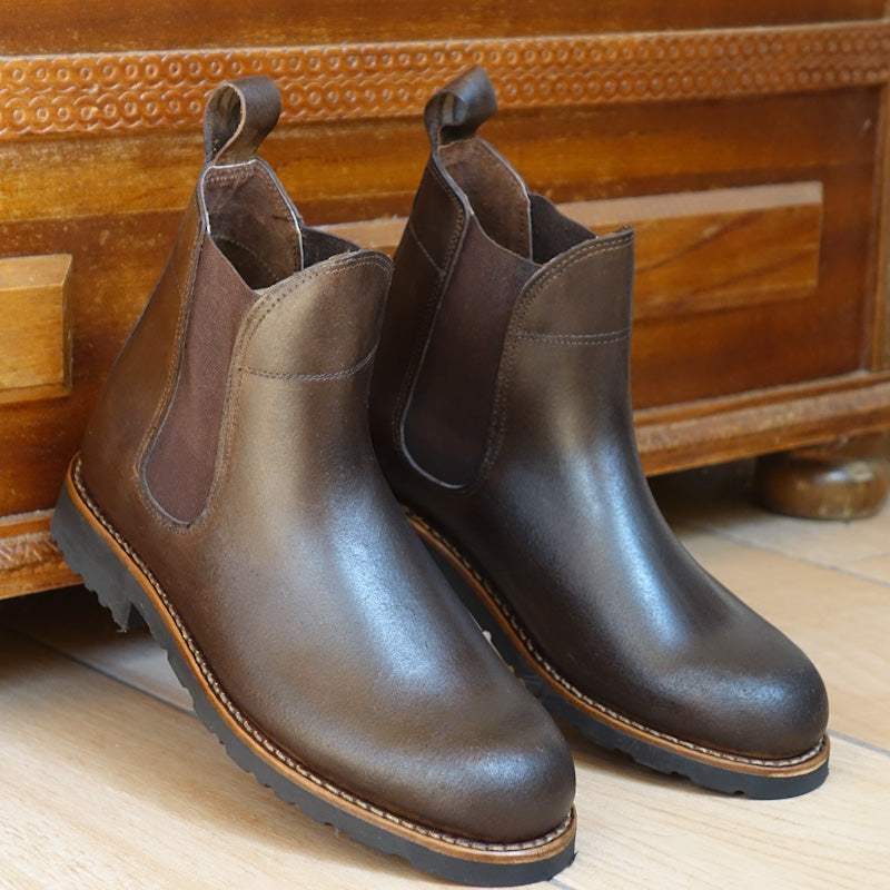 Light brown outlet chelsea boots mens