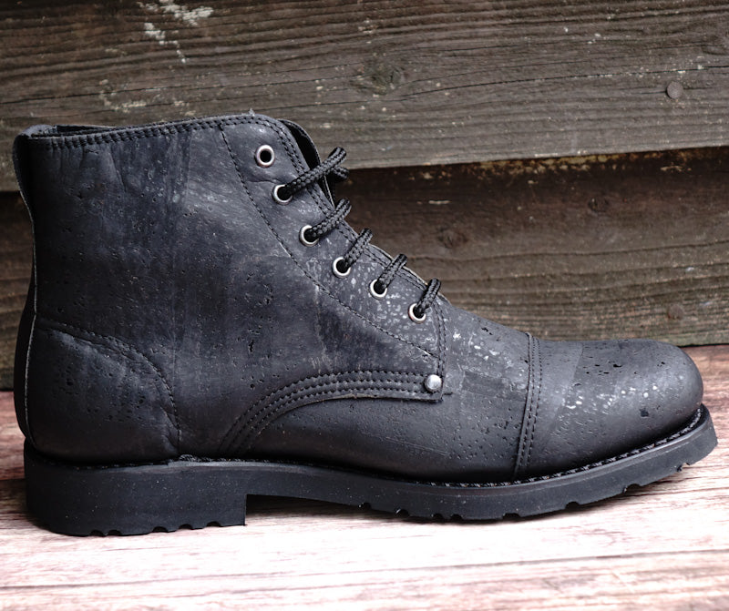 Everest Cork Lace-up Boots - Black By The Mountain