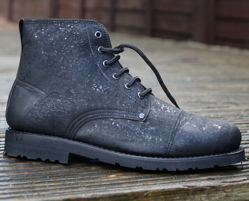 Everest Cork Lace-up Boots - Black By The Mountain